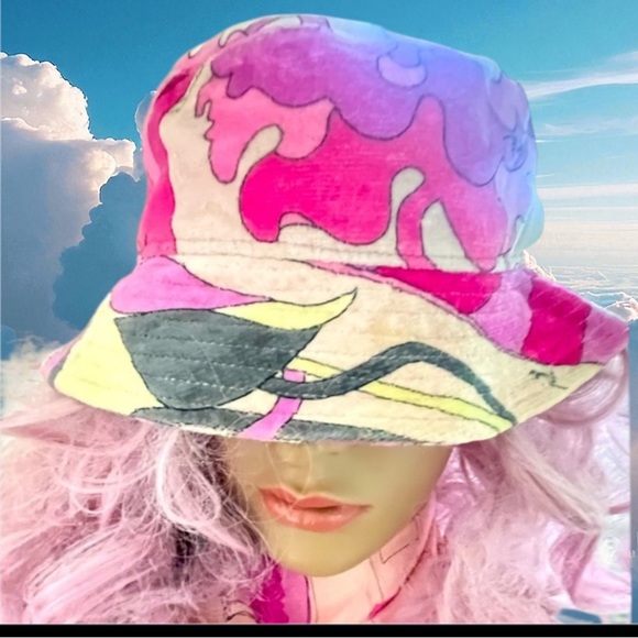 Emilio Pucci Velvet Pink and White Patterned Hat - Picture 1 of 7